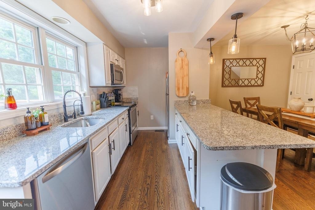 276 Parker Avenue - Photo 5