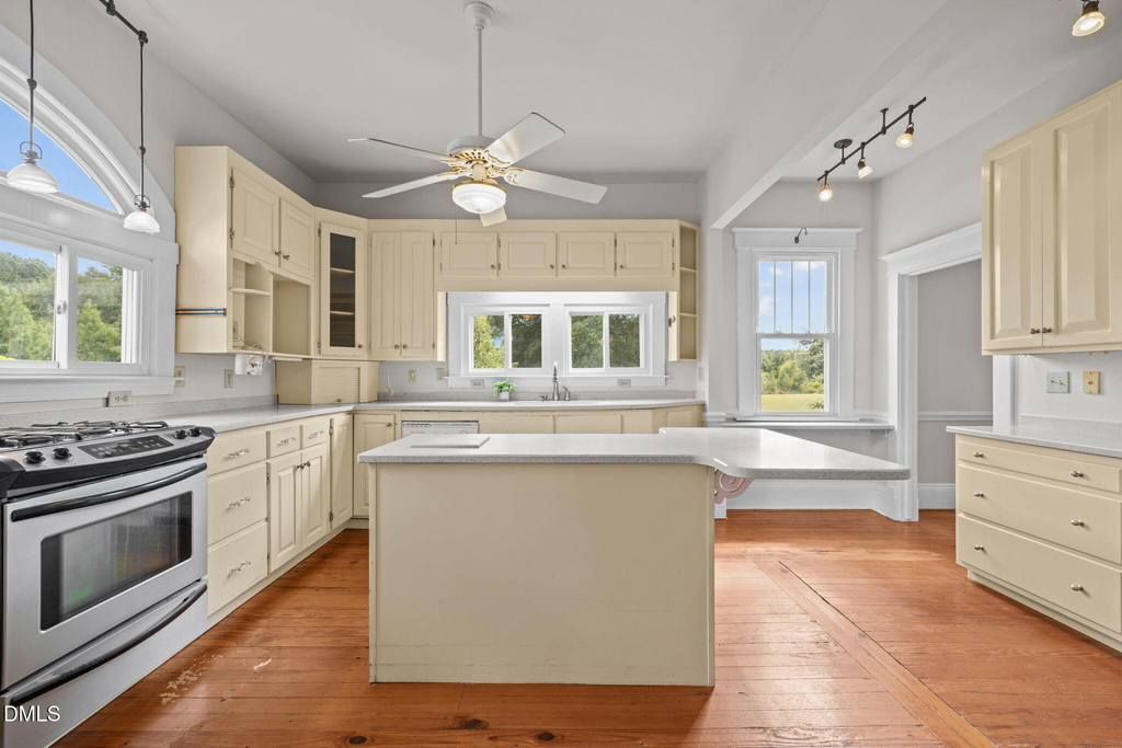504 Parks Village - Photo 14