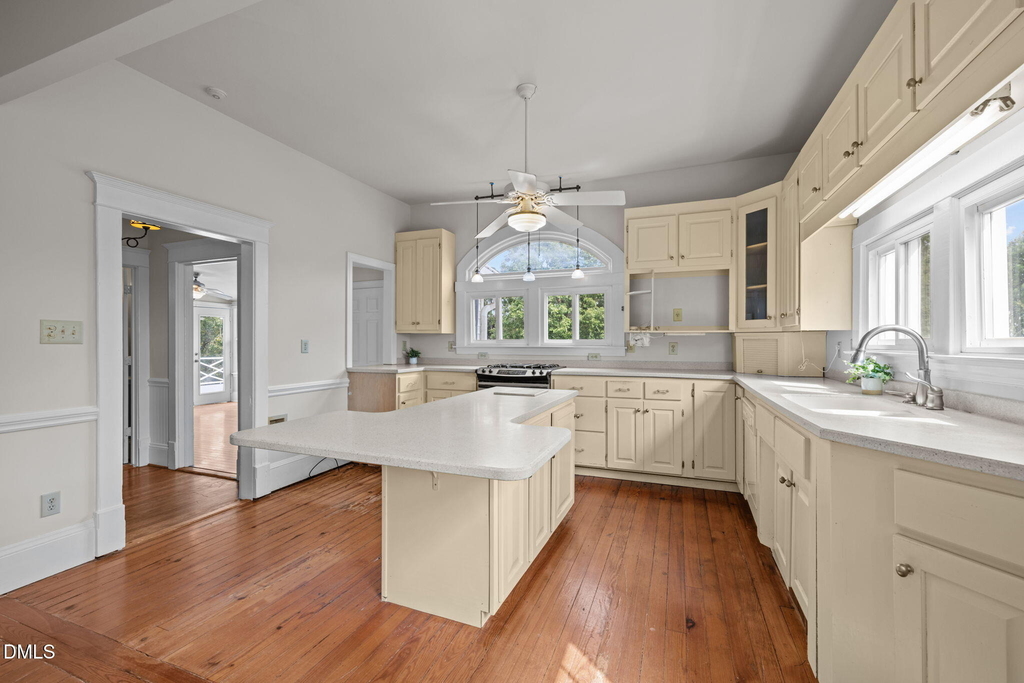 504 Parks Village - Photo 17