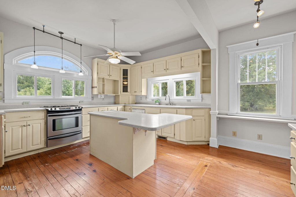 504 Parks Village - Photo 15