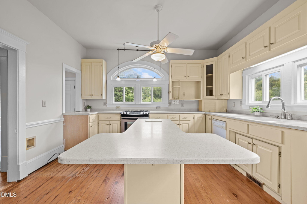 504 Parks Village - Photo 16