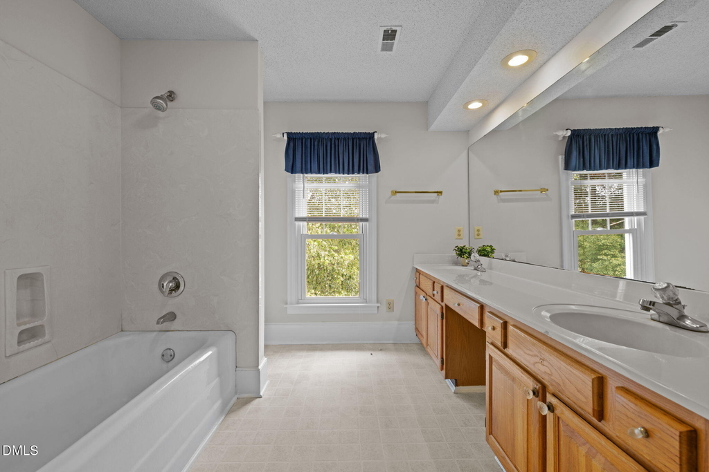 504 Parks Village - Photo 33