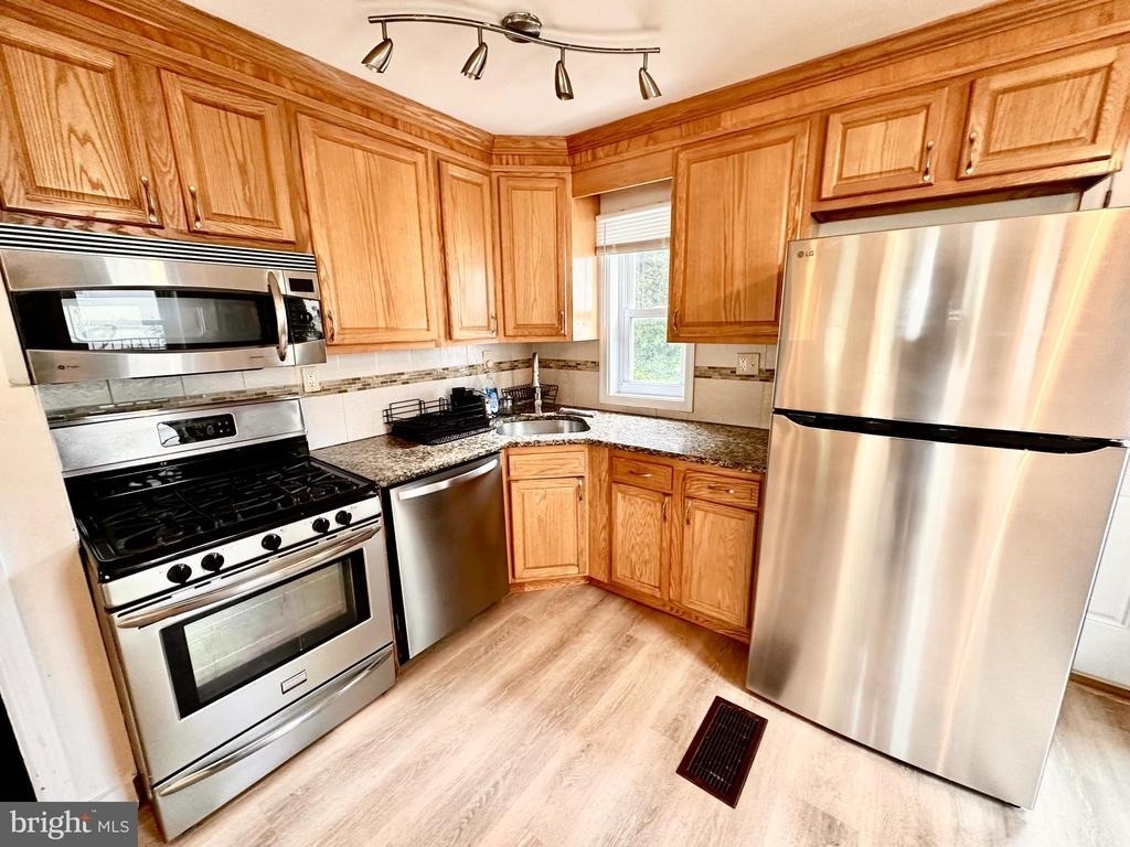 8730 Wissahickon Avenue - Photo 7