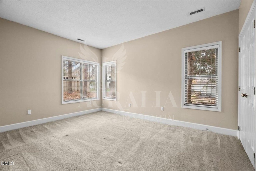 6121 Sunpointe Drive - Photo 13