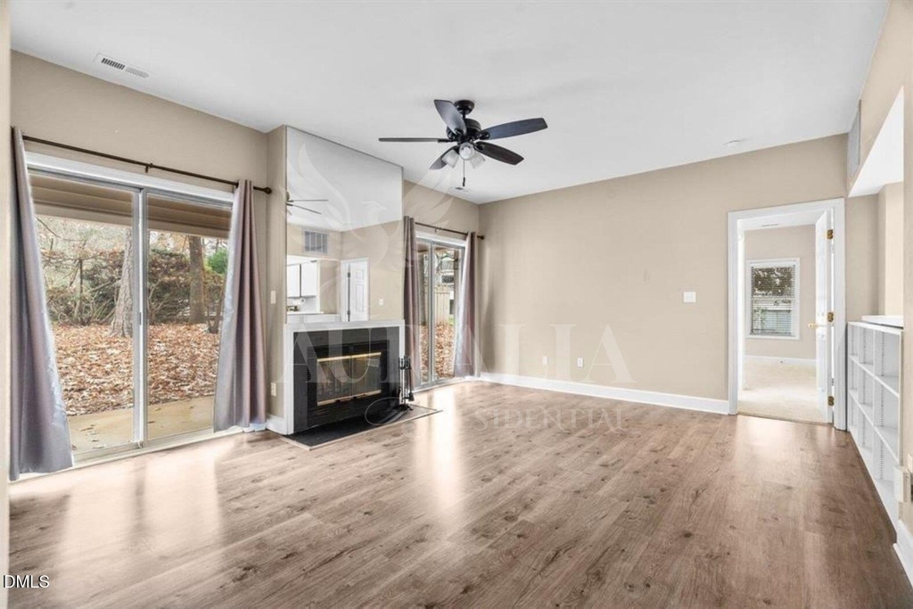 6121 Sunpointe Drive - Photo 4