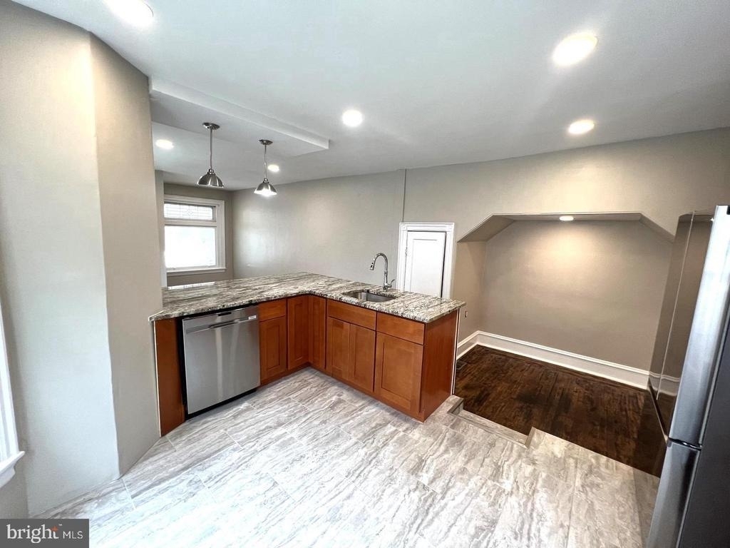 506 W Harvey Street - Photo 5