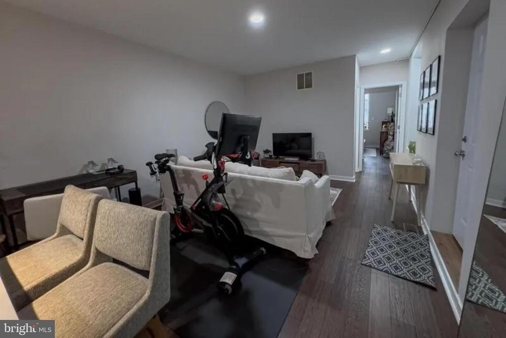 1525 Green Street - Photo 2