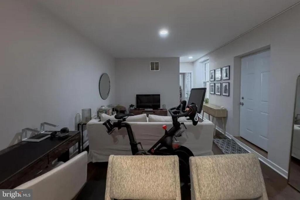 1525 Green Street - Photo 3
