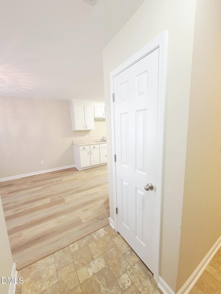 411 Whitehall Court - Photo 1