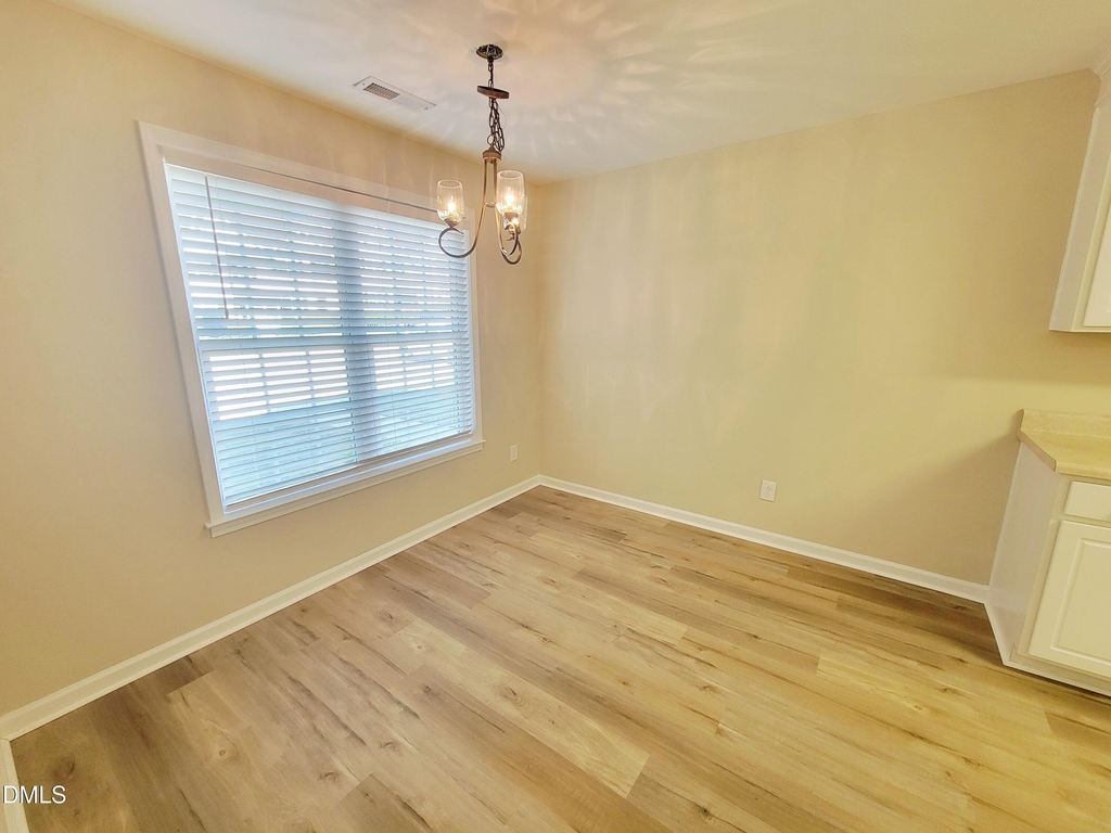 411 Whitehall Court - Photo 4