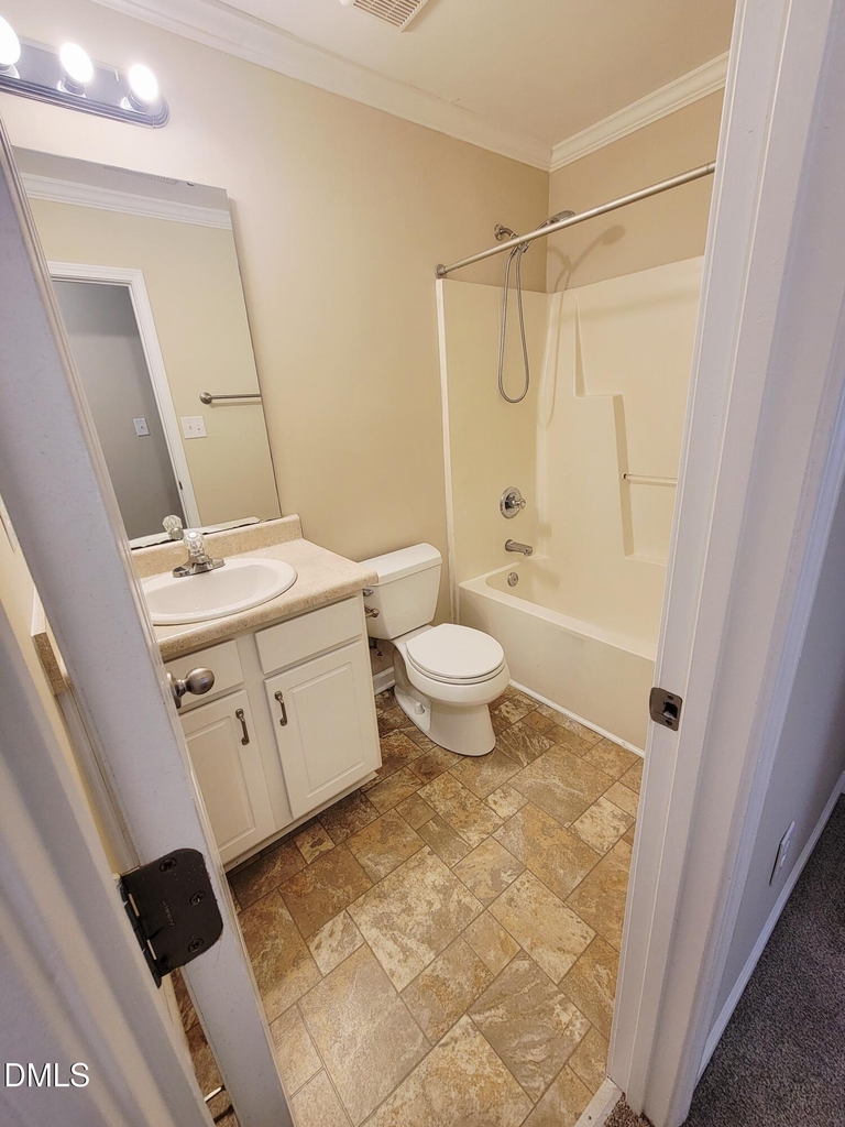 411 Whitehall Court - Photo 38
