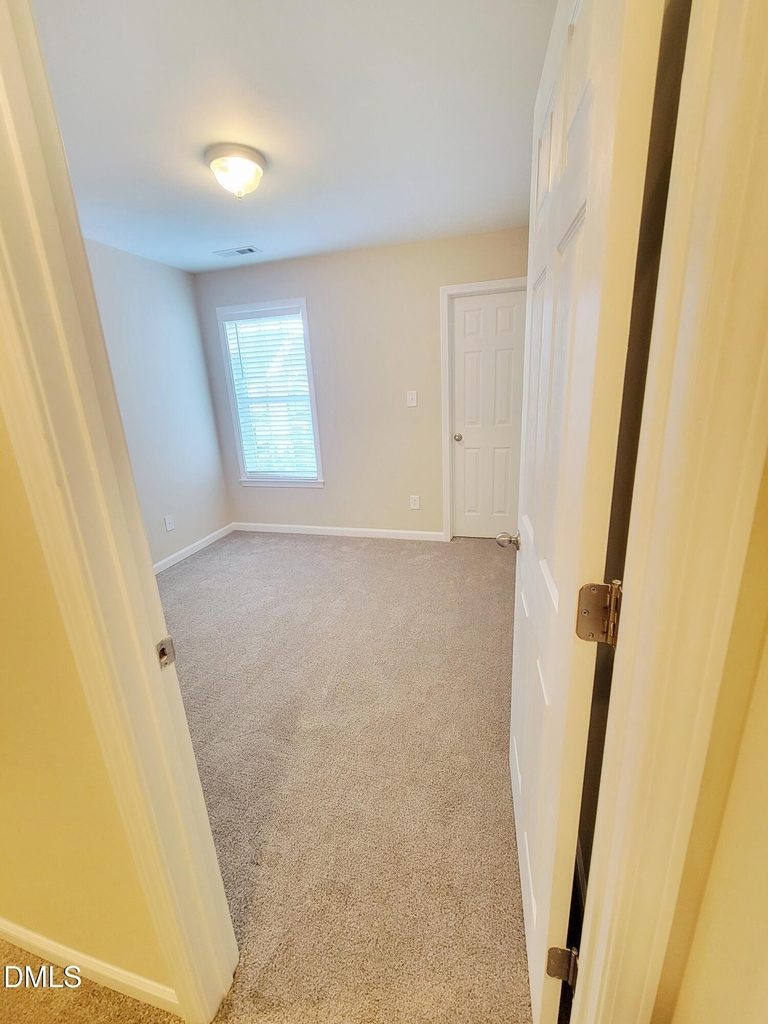 411 Whitehall Court - Photo 31