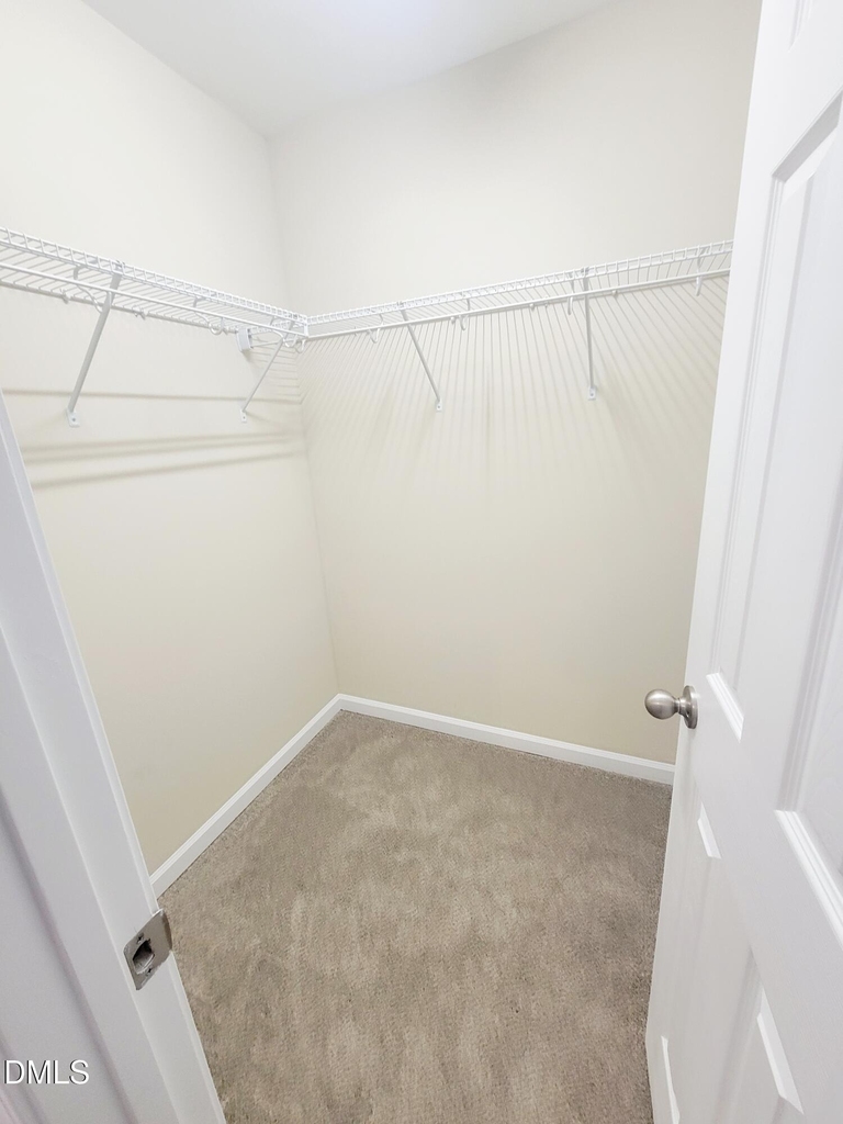 411 Whitehall Court - Photo 36