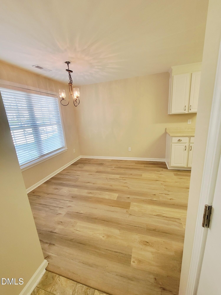 411 Whitehall Court - Photo 3