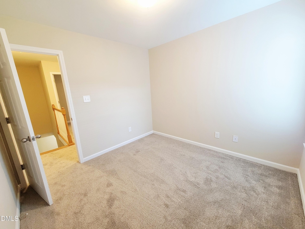 411 Whitehall Court - Photo 35