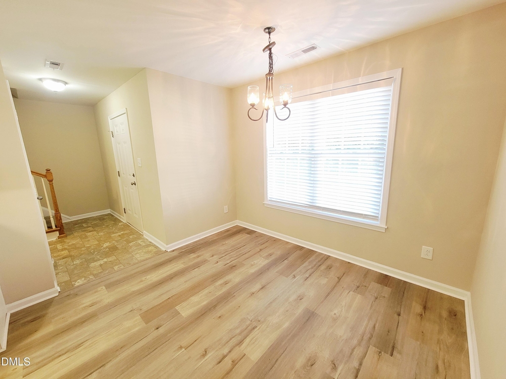 411 Whitehall Court - Photo 7