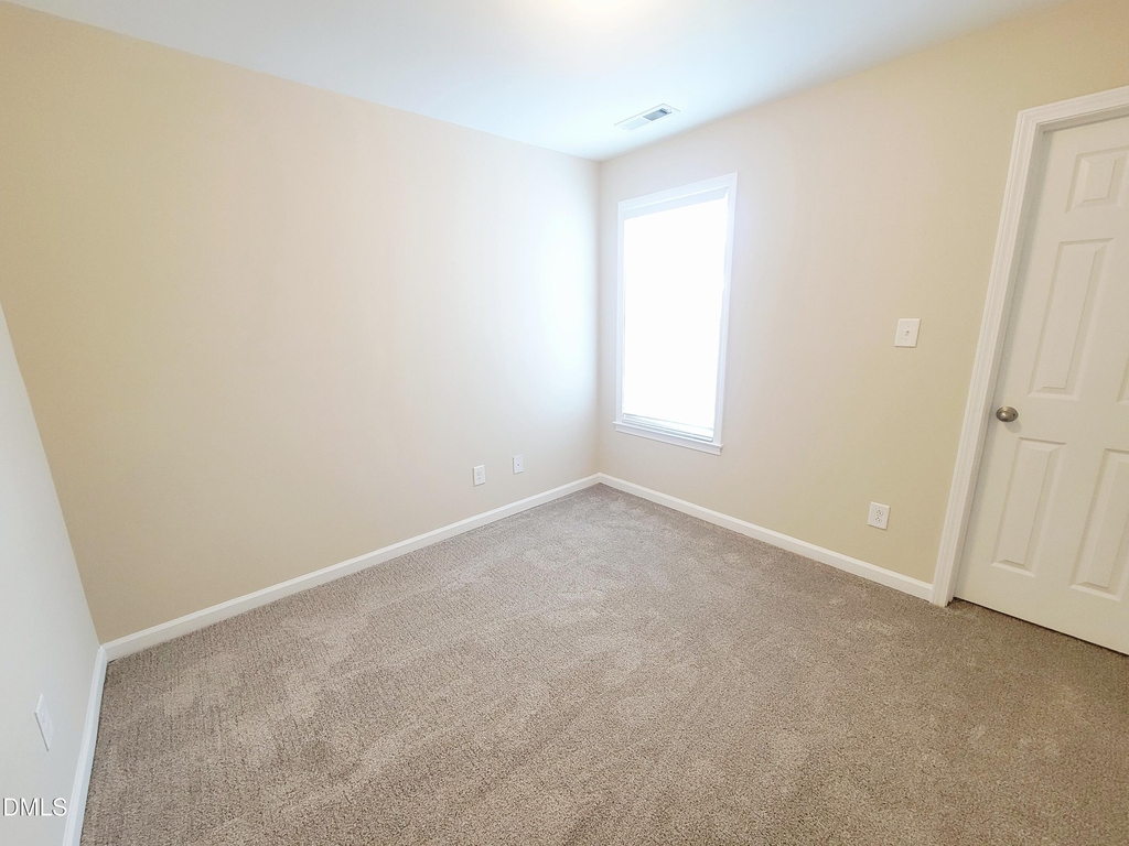 411 Whitehall Court - Photo 32