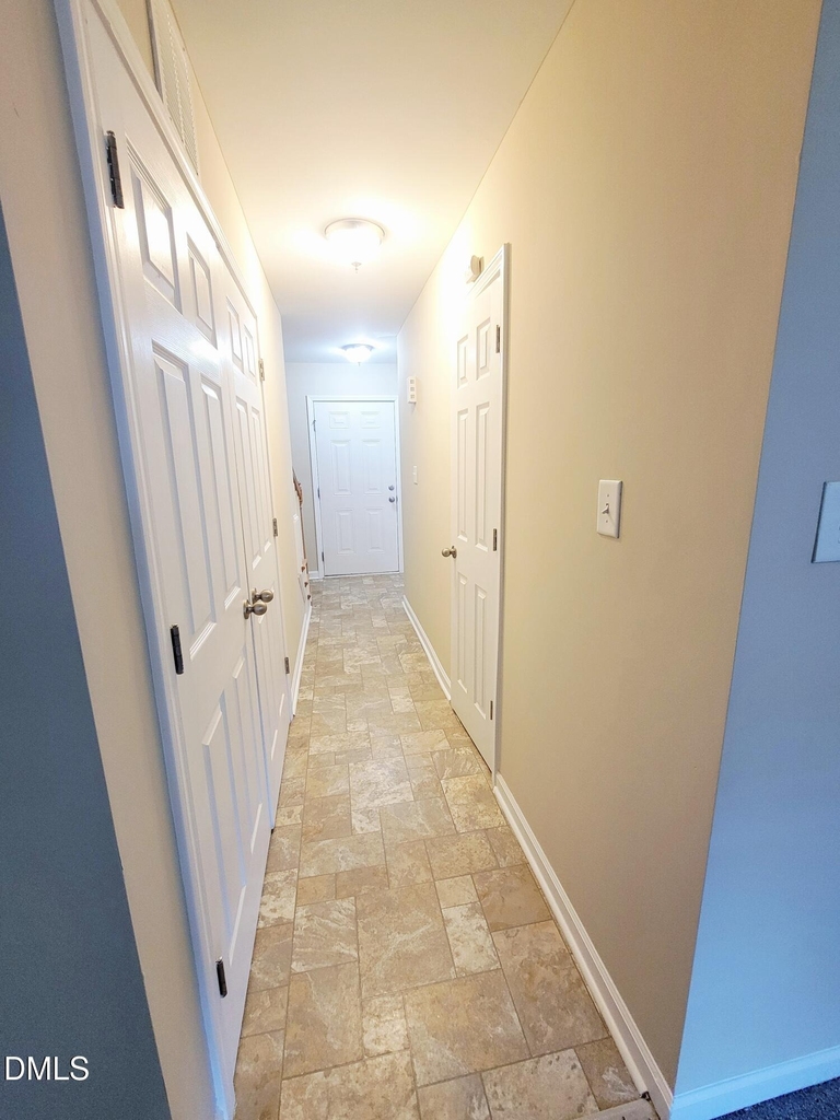 411 Whitehall Court - Photo 17