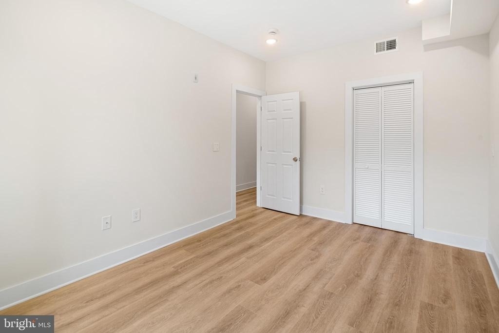 5217 Warren Street - Photo 6
