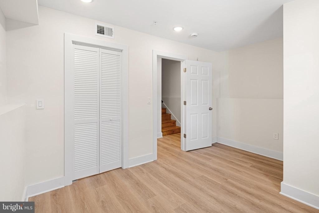 5217 Warren Street - Photo 8