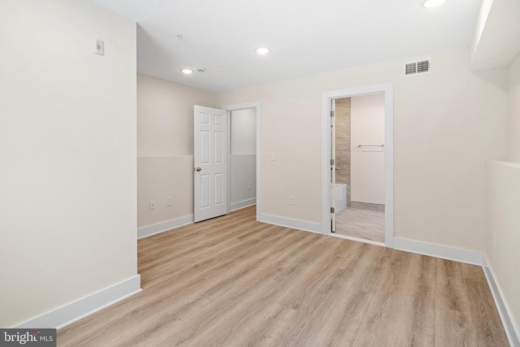 5217 Warren Street - Photo 10