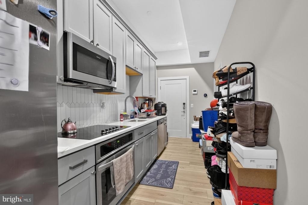 2621 W Jefferson Street - Photo 0