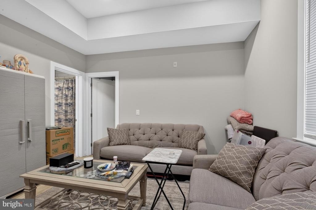 2621 W Jefferson Street - Photo 1