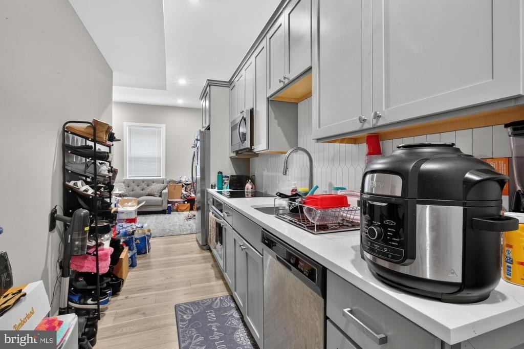 2621 W Jefferson Street - Photo 2