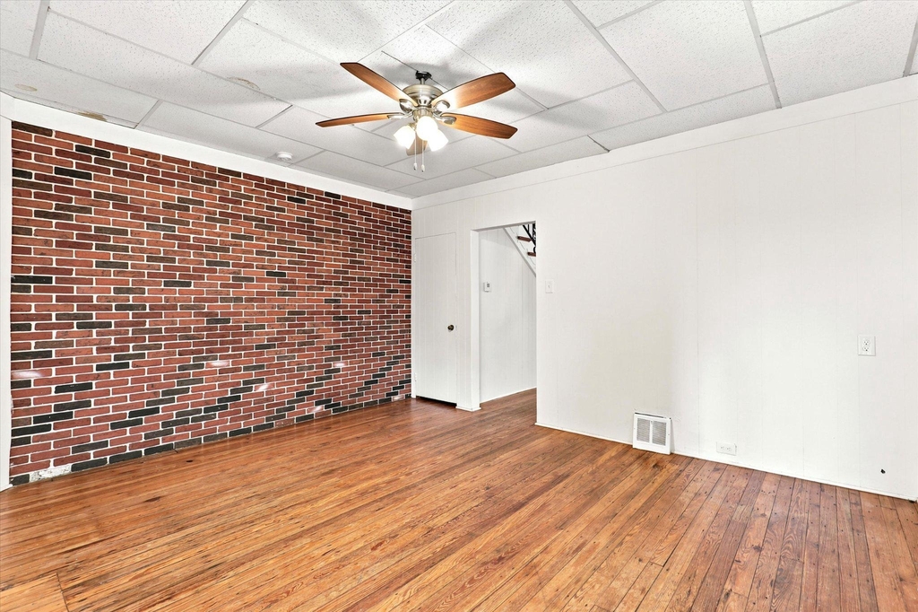 223 Wendover Street - Photo 4