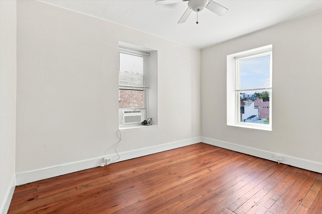 223 Wendover Street - Photo 12