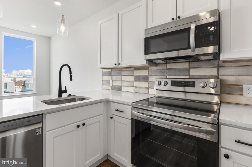 2214 N Front Street - Photo 6