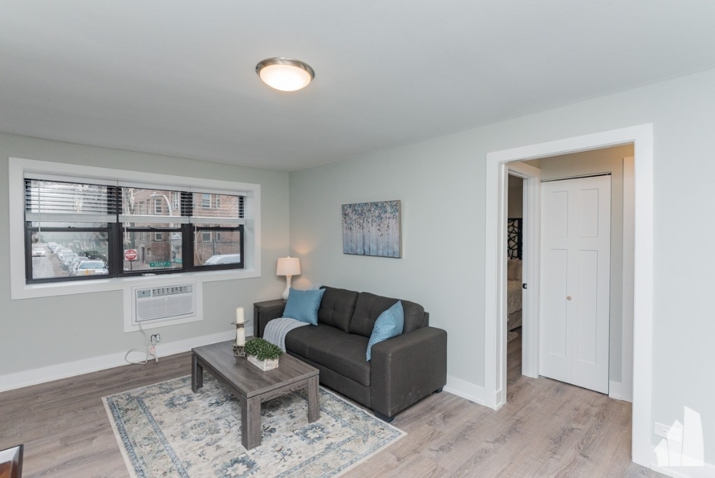 530 W Surf - Photo 1