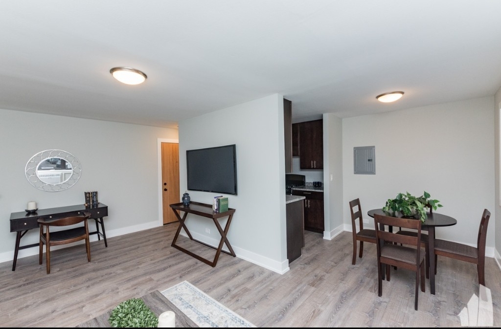 530 W Surf - Photo 3
