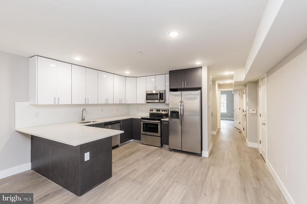 1724 N Marshall Street - Photo 2