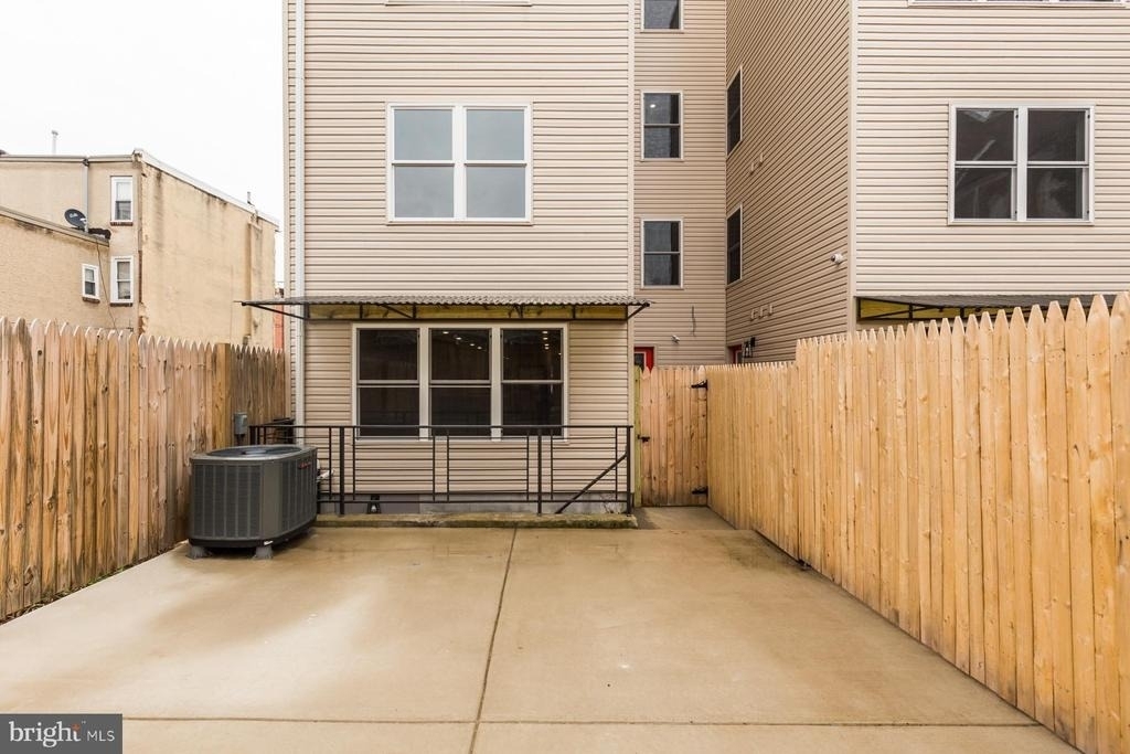1724 N Marshall Street - Photo 1
