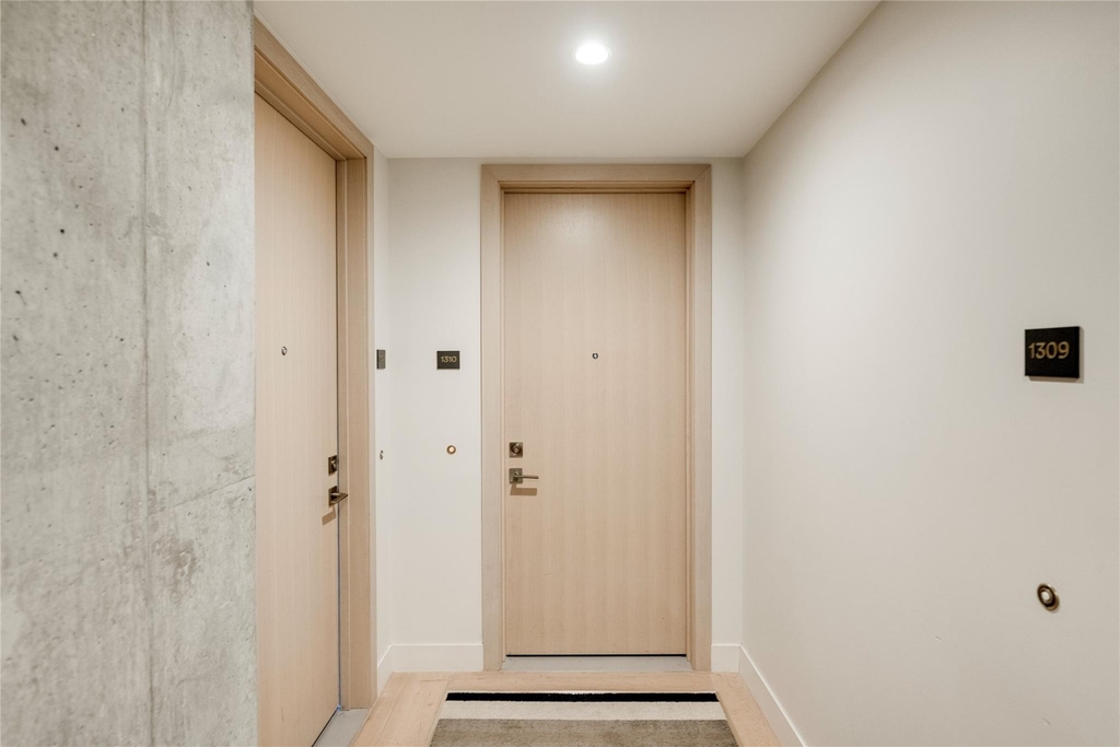70 Rainey St - Photo 18
