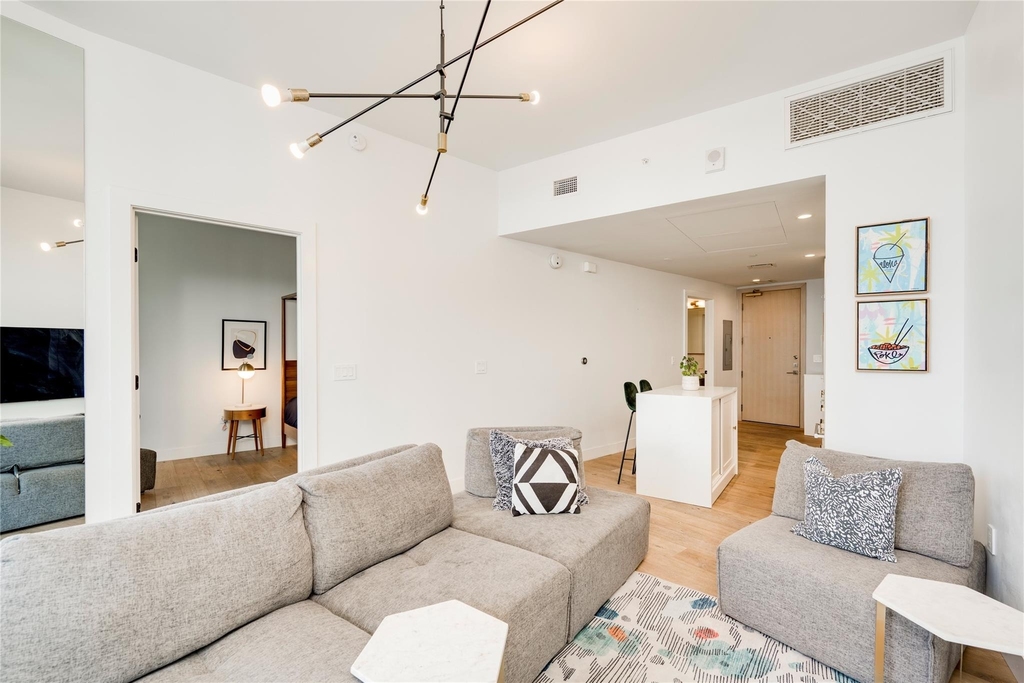 70 Rainey St - Photo 4