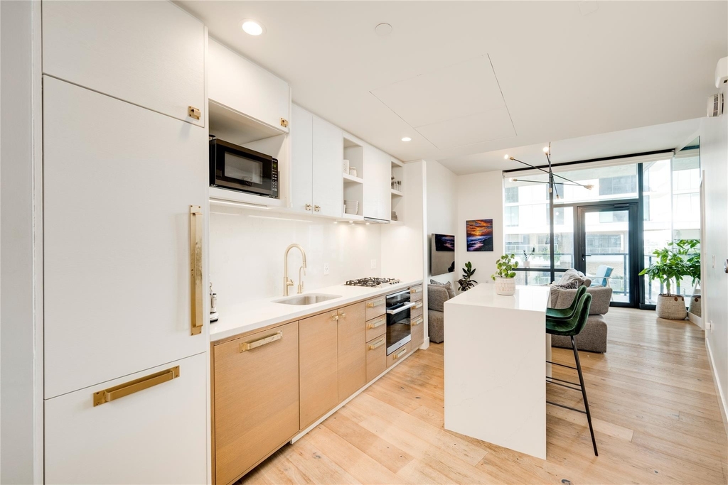 70 Rainey St - Photo 1