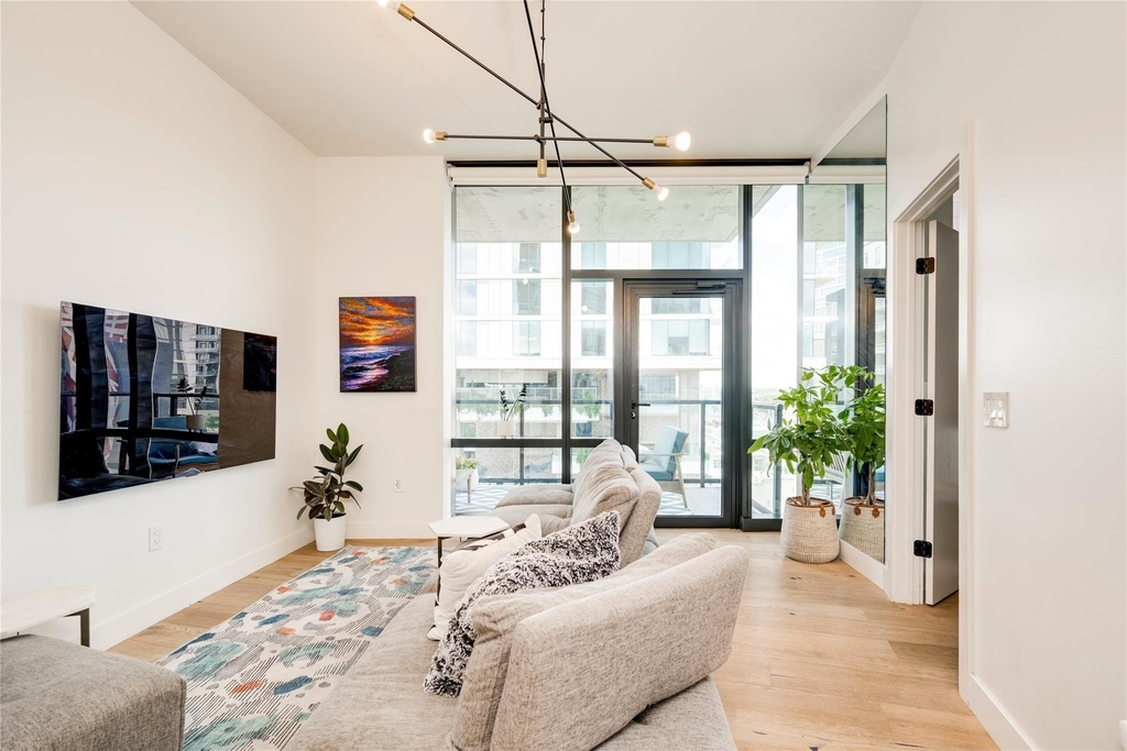 70 Rainey St - Photo 3