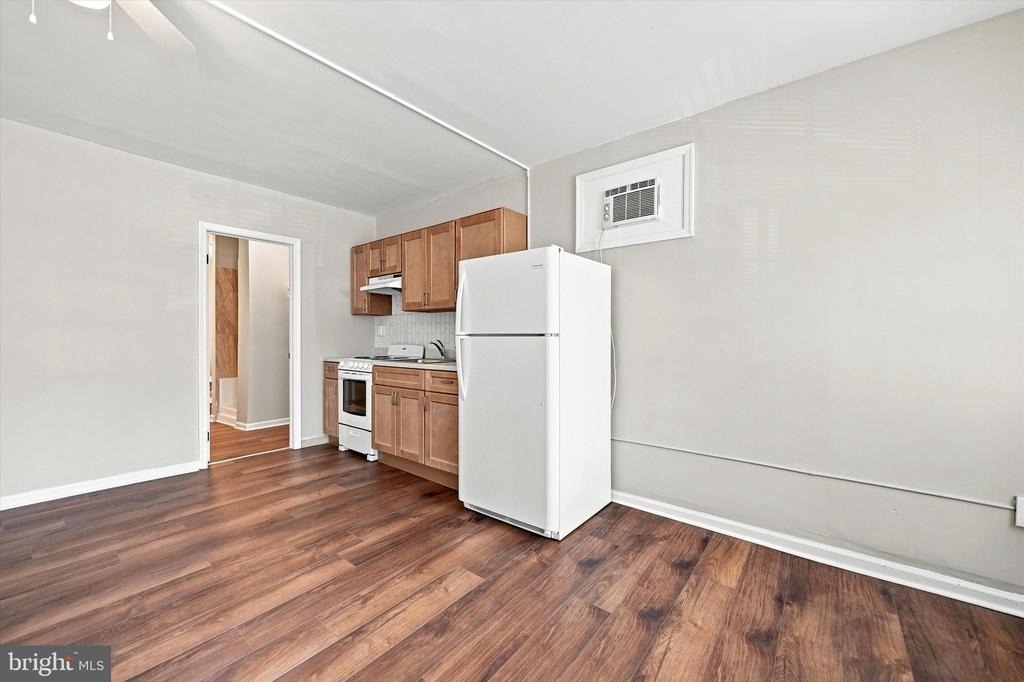 571 Olive Street - Photo 5