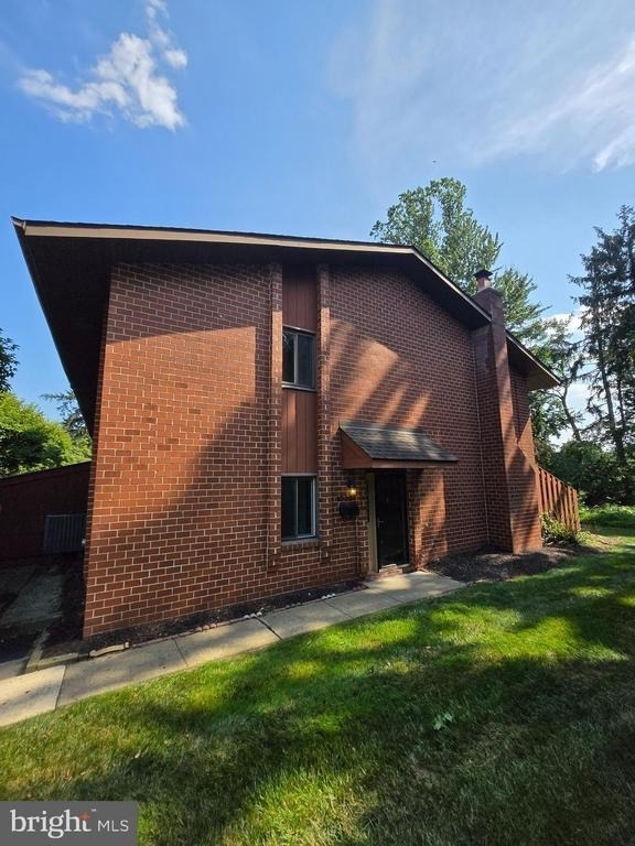 1006 Worthington Drive - Photo 0
