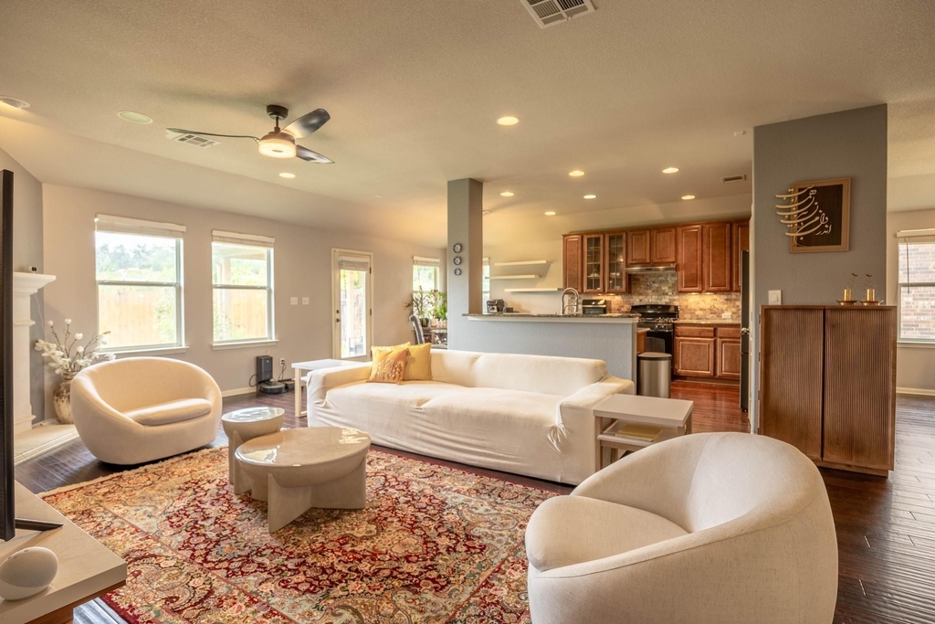1301 Rimstone Dr - Photo 5