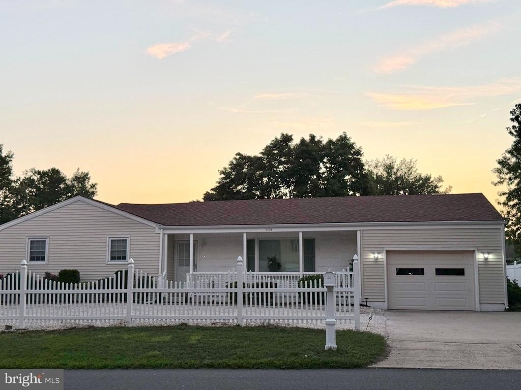 104 Nautilus Drive - Photo 1