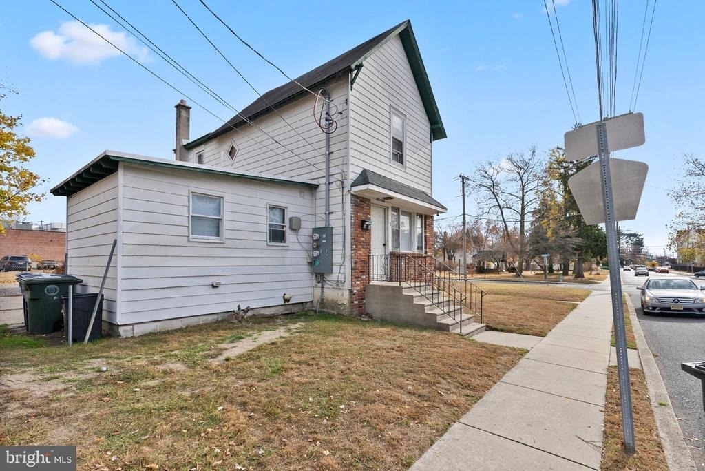 302 N Main Street - Photo 1