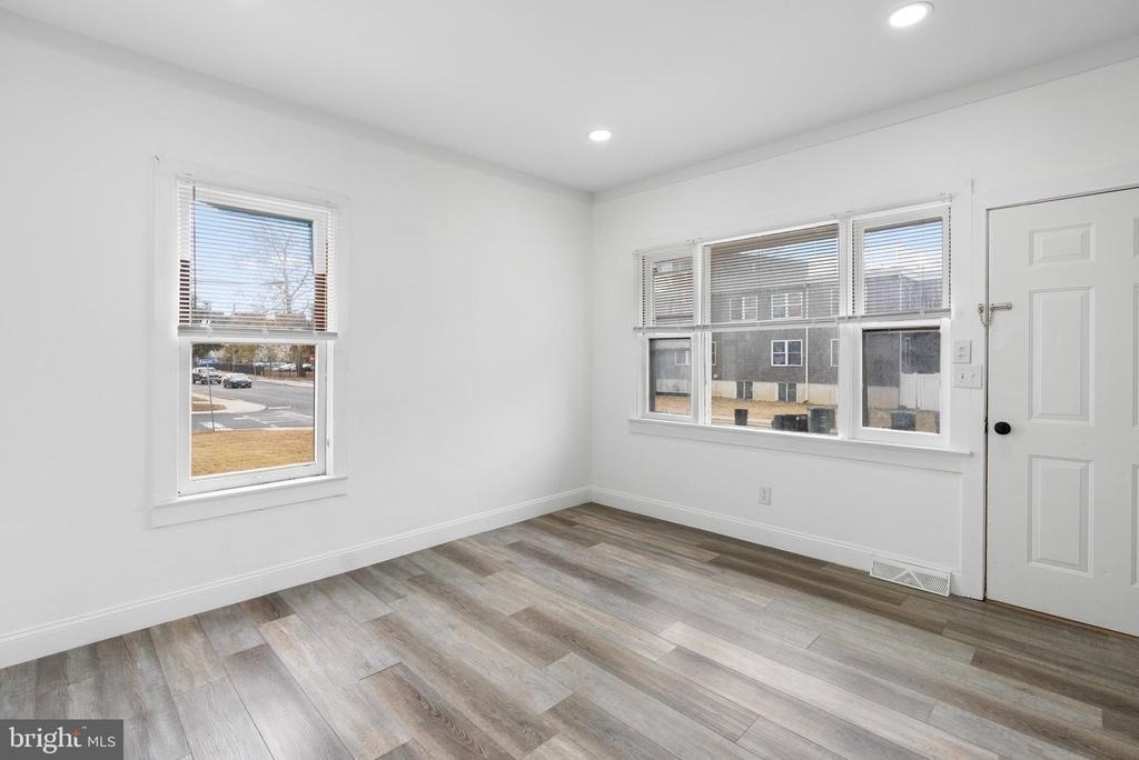 302 N Main Street - Photo 3