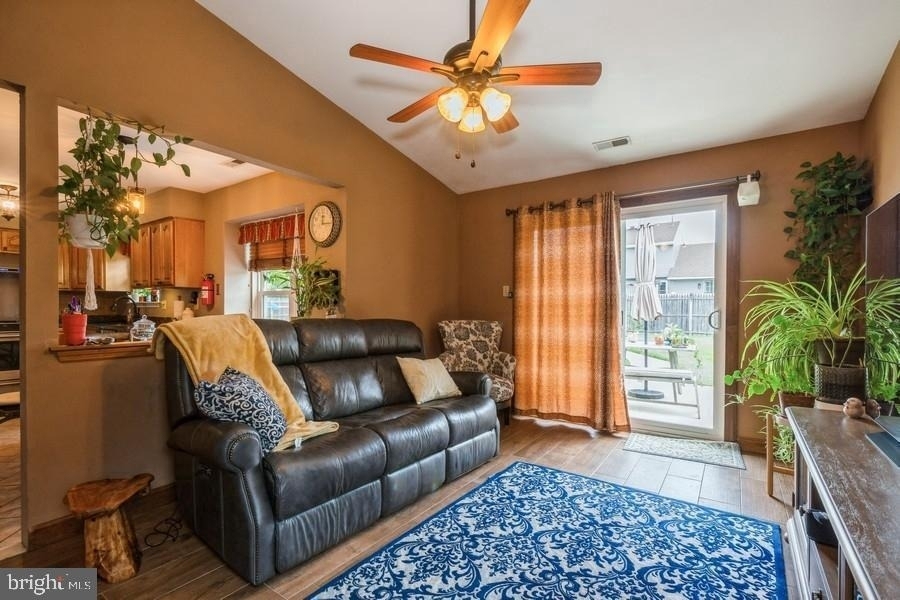 104 Apley Drive - Photo 3