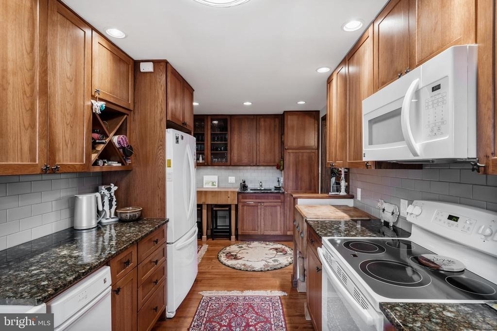 444 Shady Lane - Photo 10