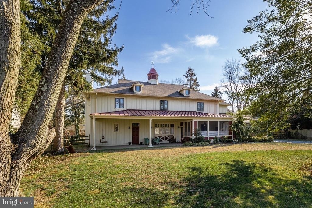 444 Shady Lane - Photo 0
