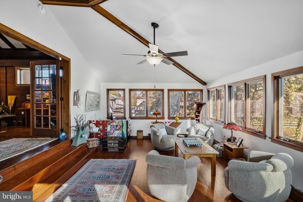 444 Shady Lane - Photo 8