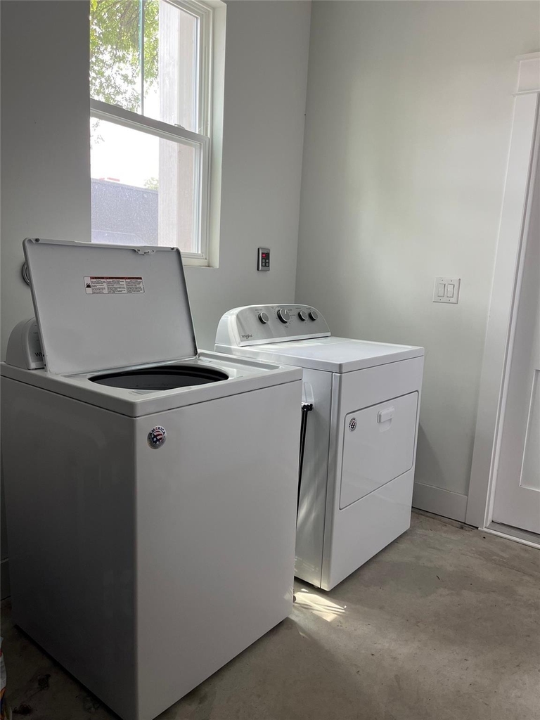 1122 Kirk Ave - Photo 16
